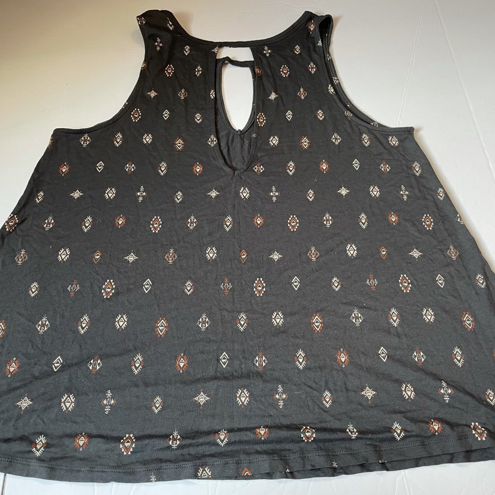 Torrid Tank Top - Picture 2 of 3